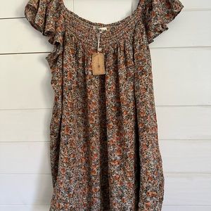 Natural Life L rayon floral top. Oversized.